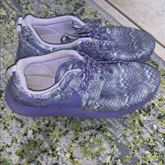Purple running/work out shoe l. 7children’s9 women - Picture 2 of 5